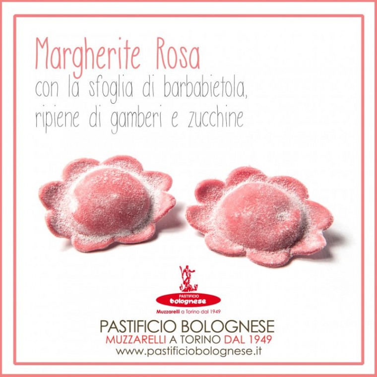 Per la Festa della Donna abbiamo creato le margherite rosa, con la sfoglia di barbabietola, ripiene di gamberi e zucchine. Venite in Via San Secondo 69 e provate questa pasta fresca  speciale.